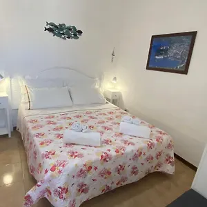 Apartment Centro Storico Flat 7 Mins From Port, Lipari (Isola Lipari)